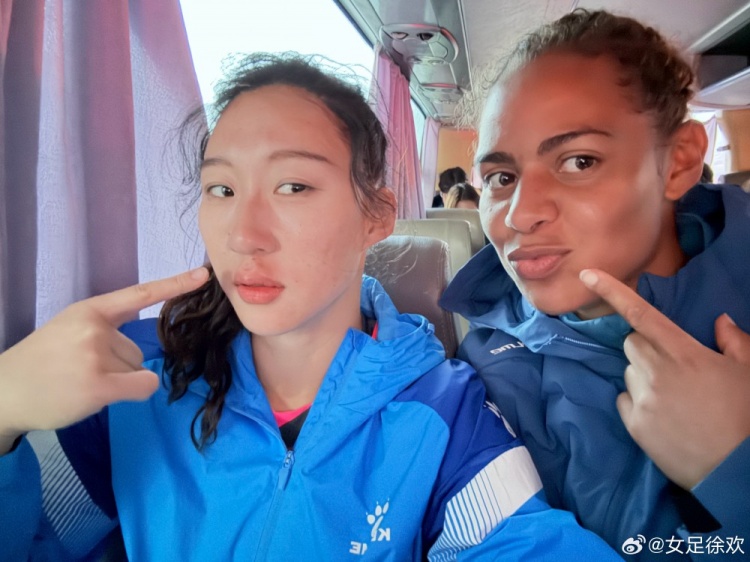 神勇！女足國(guó)門徐歡曬照，比賽中被球砸臉仍力保球門不失