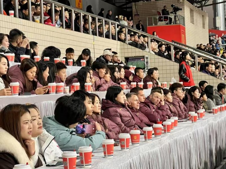 北青體育：中國女足現(xiàn)身中甲賽場，觀看重慶銅梁龍vs遼寧鐵人