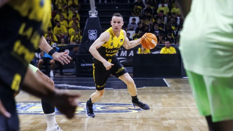 NBA初代老六，42歲進(jìn)入生涯巔峰？！