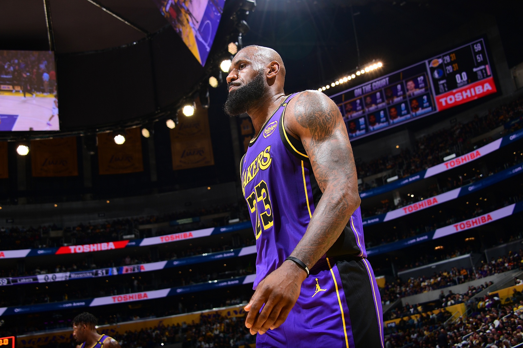40歲零61天！整個2月詹姆斯場均29.3分 成NBA單月場均25+最老球員